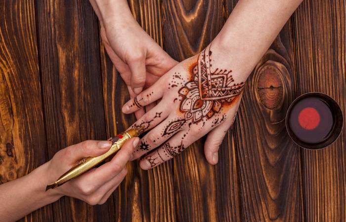 Simple Arabic Mehndi Design