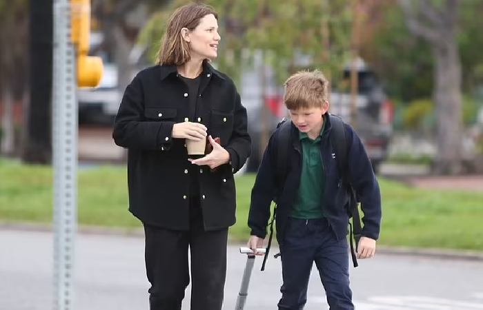 Jennifer Garner’s son, Samuel, 11, is almost as tall as mom in morning outing